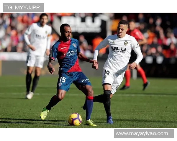 西甲激情四溢那不勒斯逆转波尔图精彩瞬间引发全场狂欢